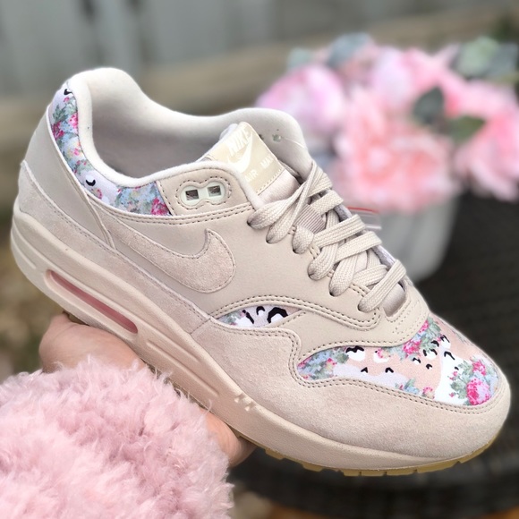 air max 1 floral camo